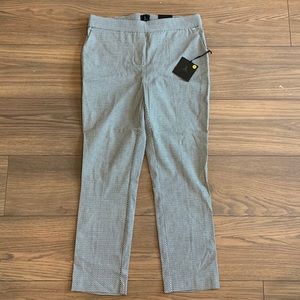 Pull on slim leg capri length trousers